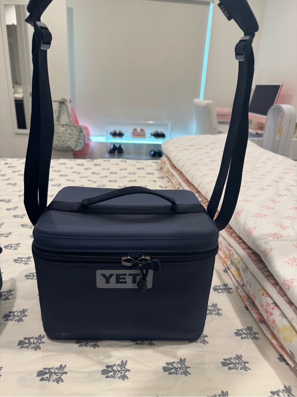 Yeti 9L Daytrip Navy Cooler